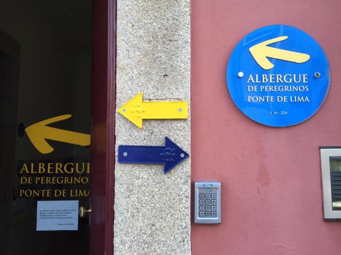Yellow arrows point to Santiago, blue point to Fatima. Pilgrims walking in both destinations are welcome in all albergues in Portugal.