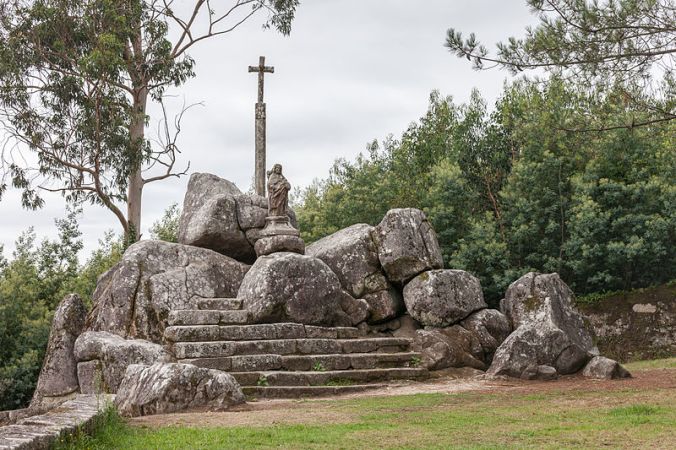 800px-2003._Santiaguiño_do_Monte._Monte_de_San_Gregorio._Padrón._Galiza-1