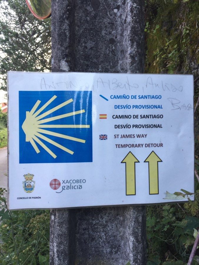 Detour Signs leaving Padron