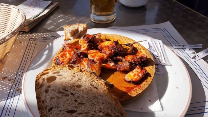 Pulpo lunch in Melide.