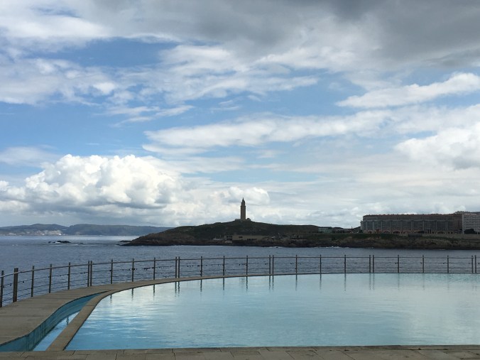 Infinity fountain with a view of Tower of Hercules