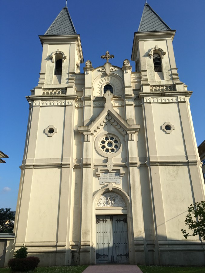 I tried to catch an evening mass at this church, but it was closed.