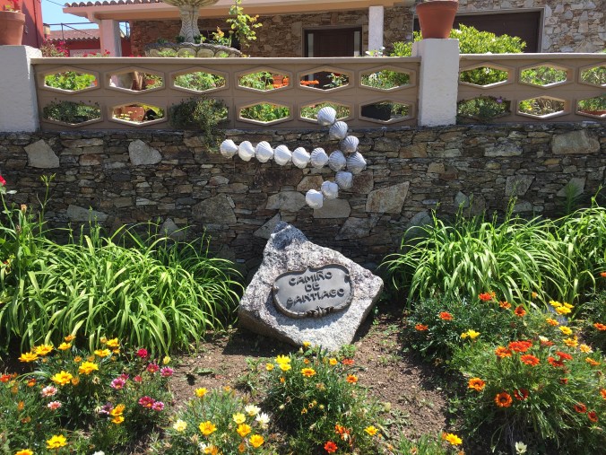  This house had some great Camino symbols. 