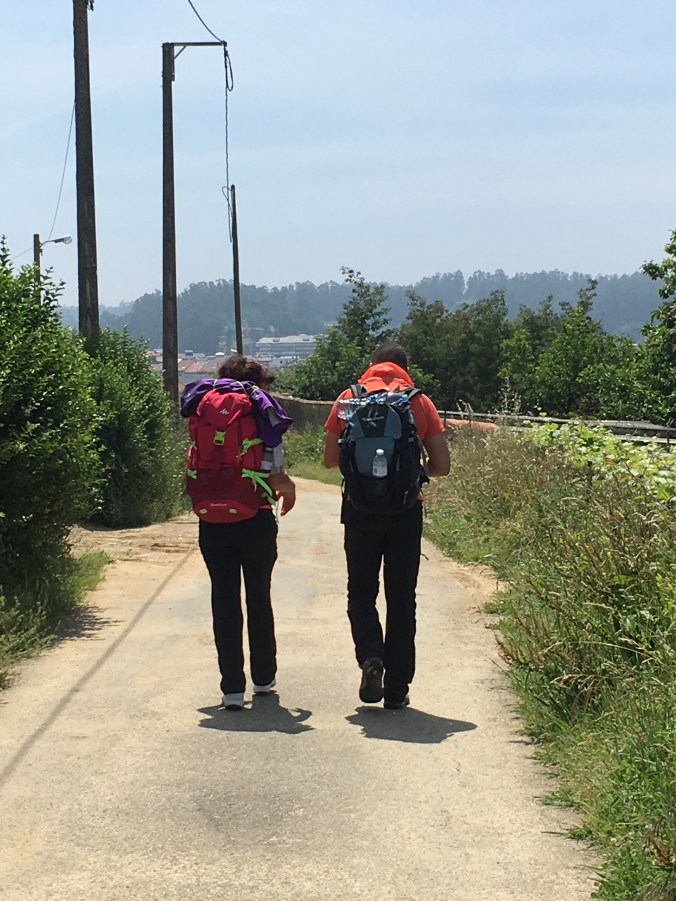 Back on the right path, I saw the young Spanish couple I saw earlier that morning