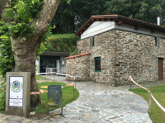 Finally, I arrived at the municipal albergue, Hospital de Bruma, which used to be a real hospital for pilgrims.